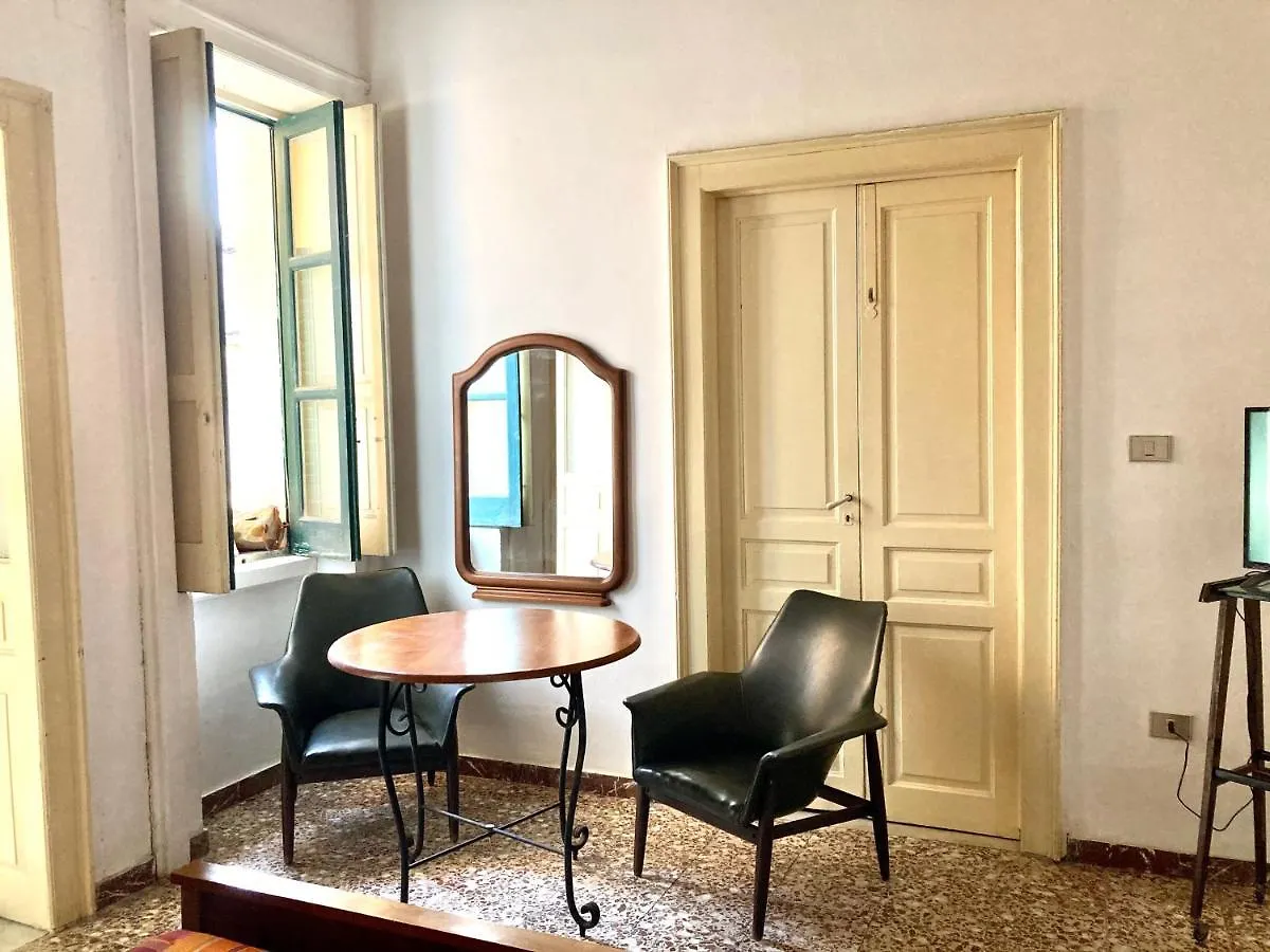 Apartment Ferienwohnung “A Due Passi Da...” Syrakus Italien